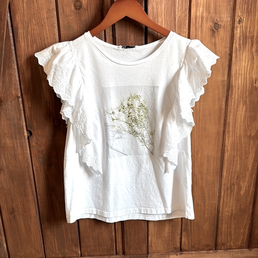 Zara White Ruffled Sleeveless Blouse
